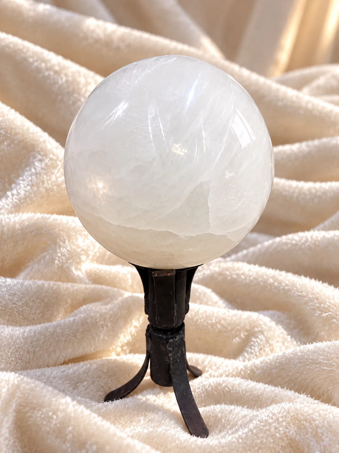 Selenite Sphere – 6.5 kgk